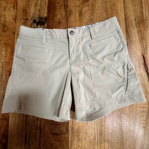 Athleta Khaki Beige Women's Stretch Cargo Shorts